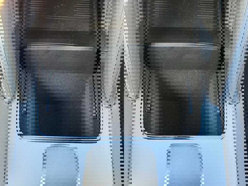 Certified 2025 Land Rover Discovery Sport Dynamic SE image 22