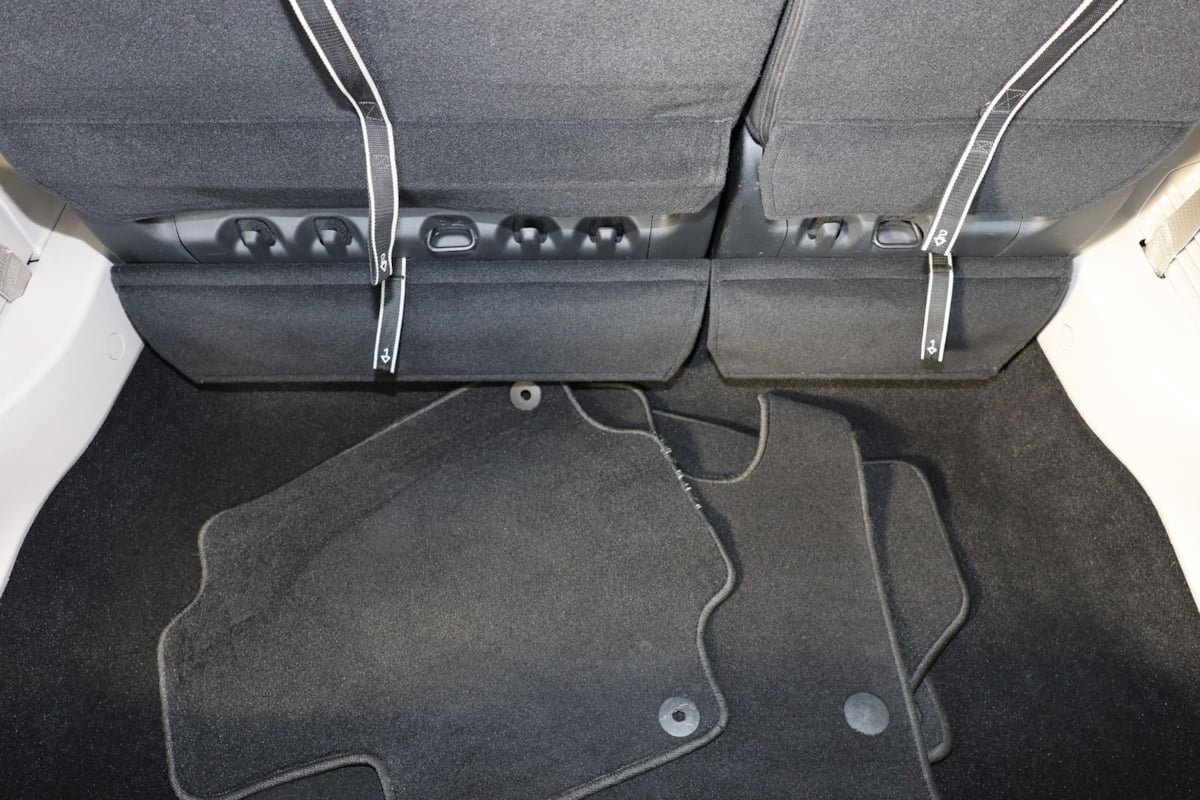 Used 2024 Chrysler Pacifica Limited FWD image 19
