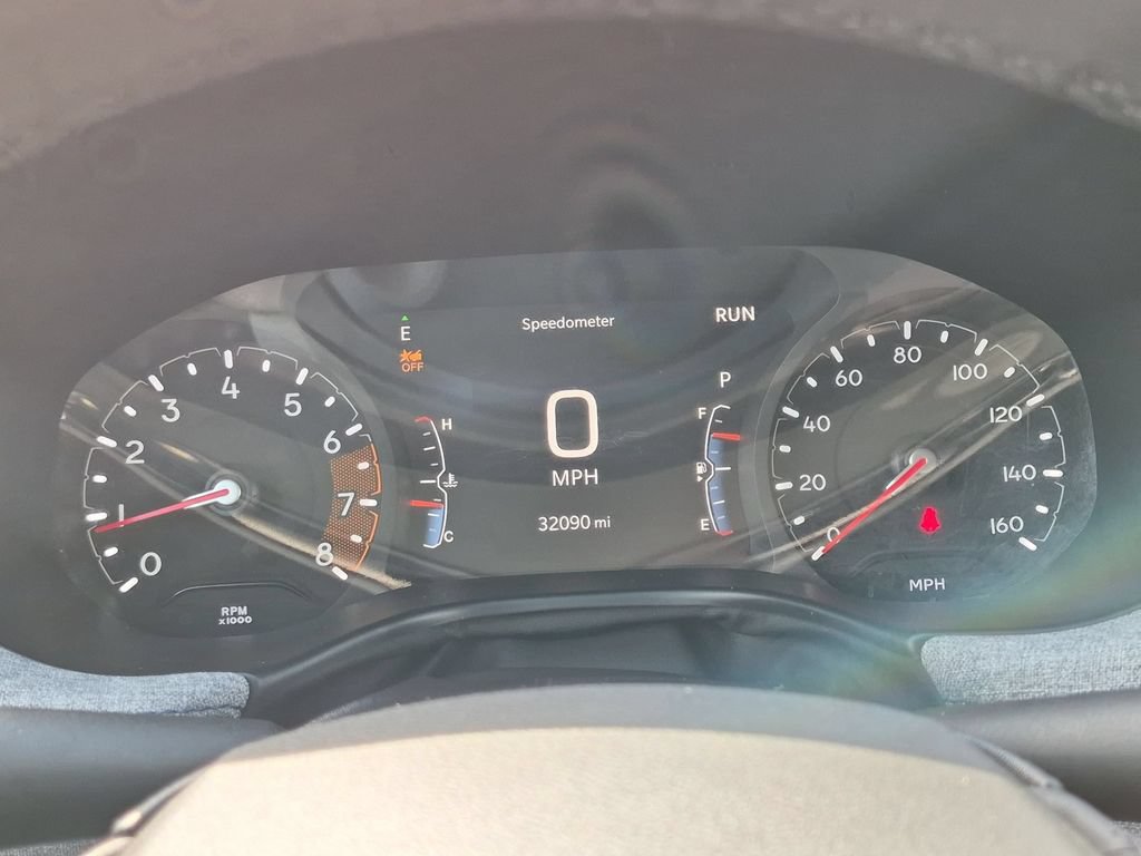 Used 2025 Jeep Compass Latitude w/ Sun & Sound Group AWD/4WD image 16