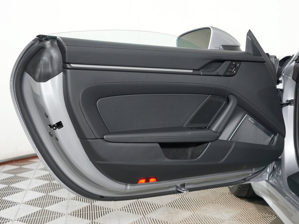 Certified 2025 Porsche 911 Carrera T RWD image 22