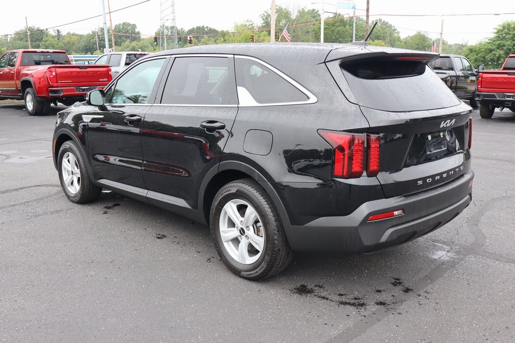 Used 2022 Kia Sorento LX image 33