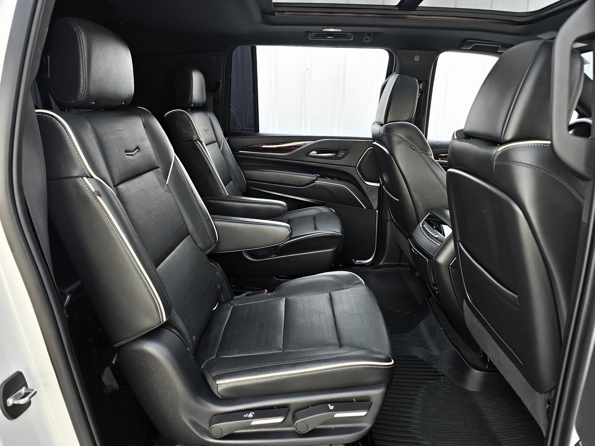 Used 2022 Cadillac Escalade ESV Premium Luxury w/ LPO, Floor Liner Package image 7