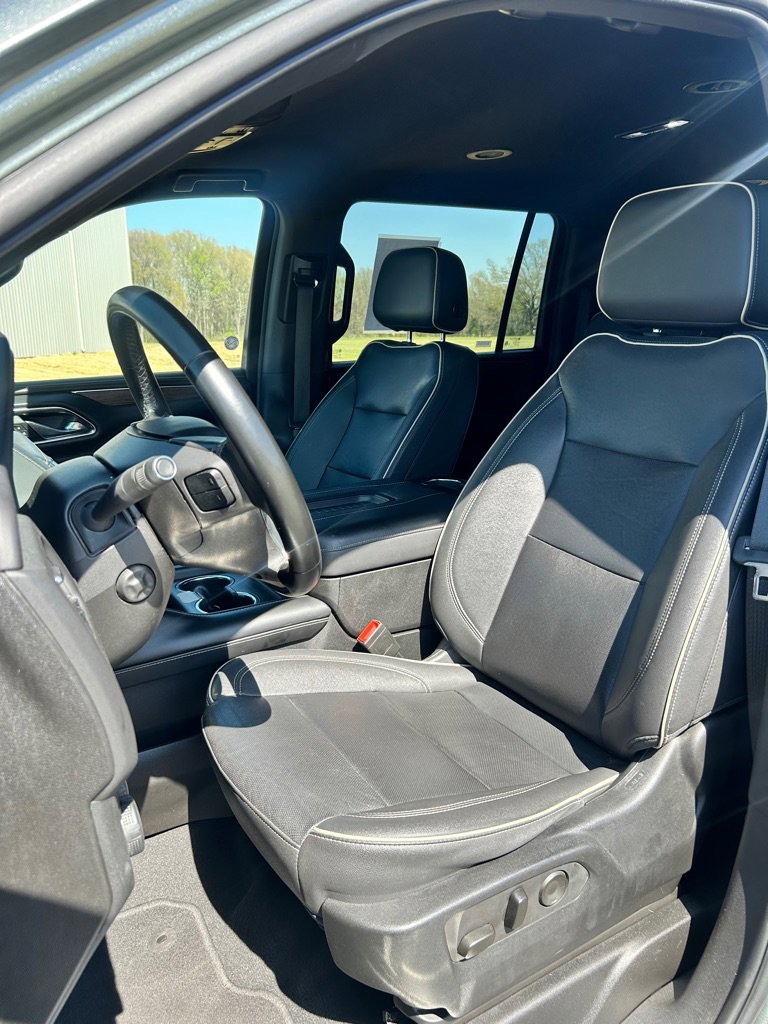 Used 2023 Chevrolet Suburban Premier image 8