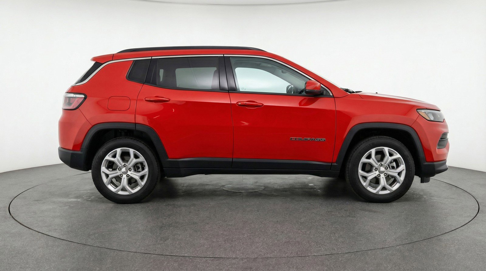 Used 2025 Jeep Compass Latitude image 11