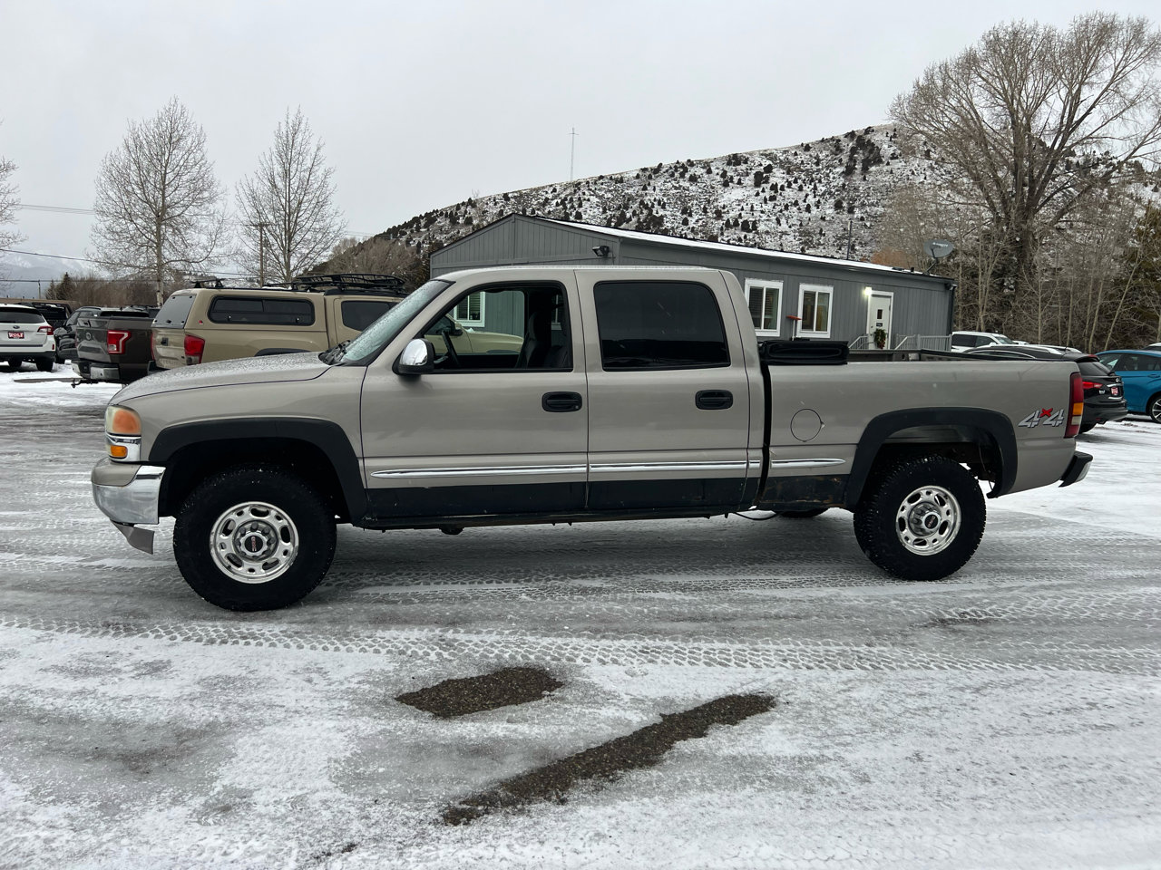 Used 2002 GMC Sierra 1500 4x4 Crew Cab HD image 2