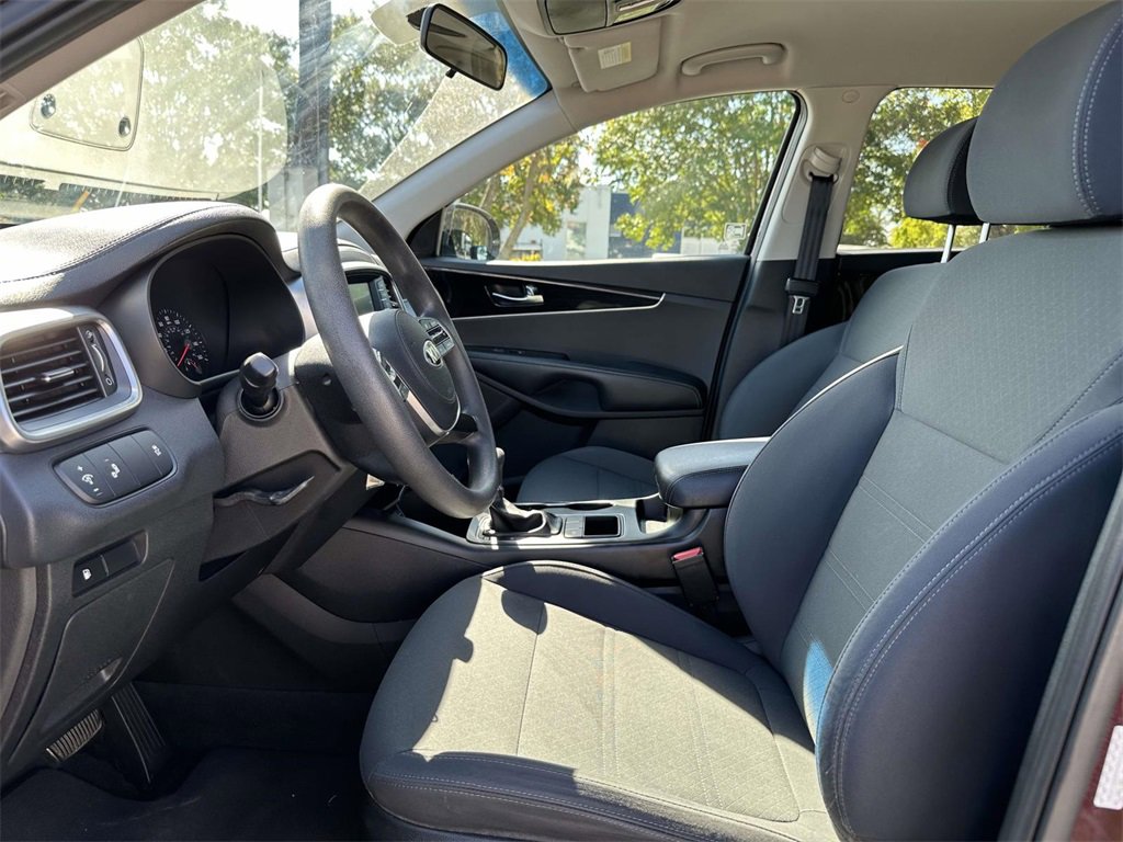 Used 2019 Kia Sorento LX image 22