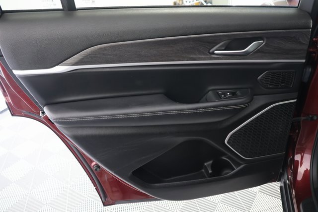 Used 2021 Jeep Grand Cherokee L Limited image 29