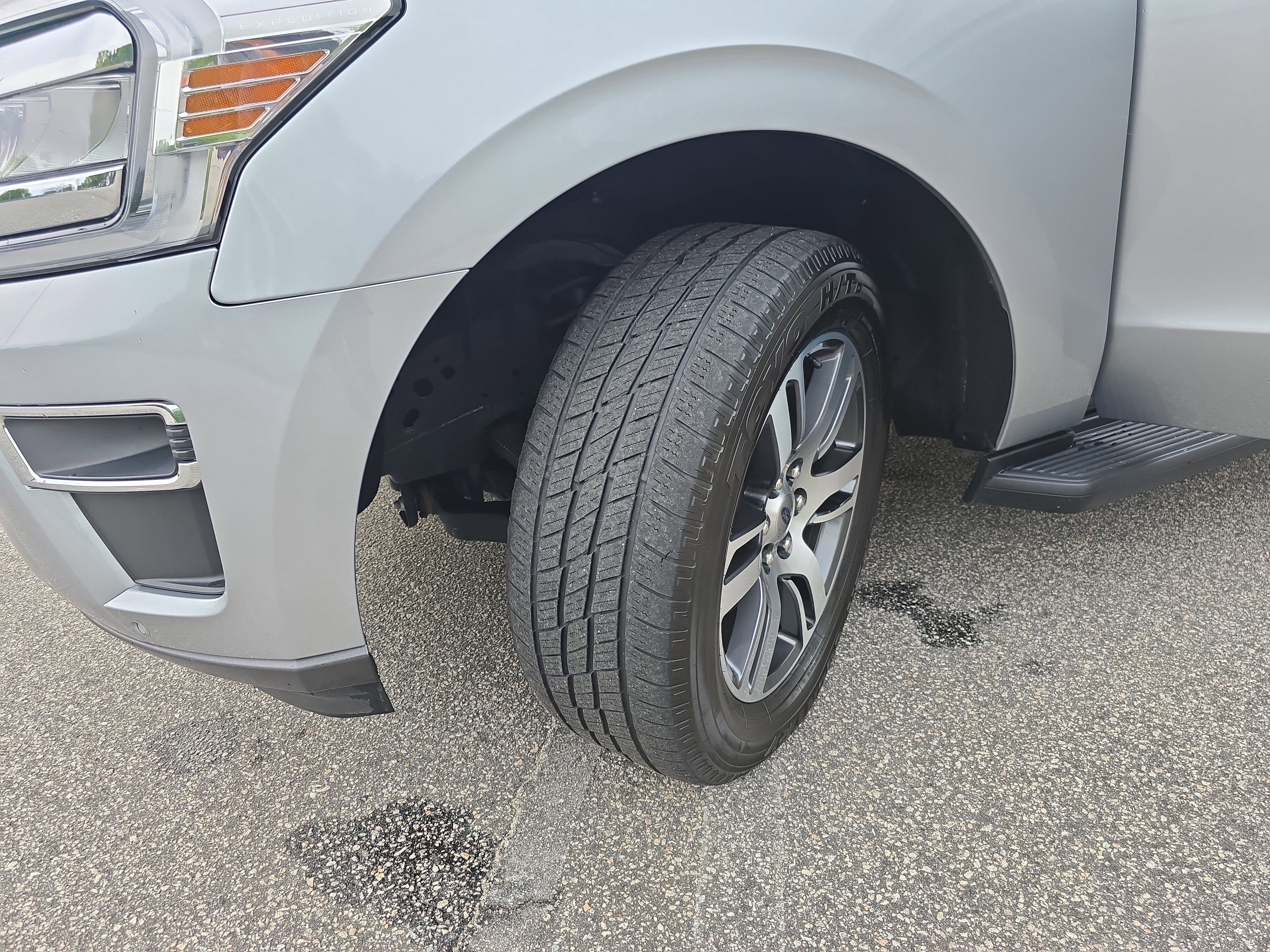 Used 2024 Ford Expedition Max Limited image 31