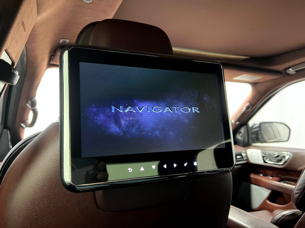 Used 2019 Lincoln Navigator Black Label w/ Cargo Package AWD/4WD image 27