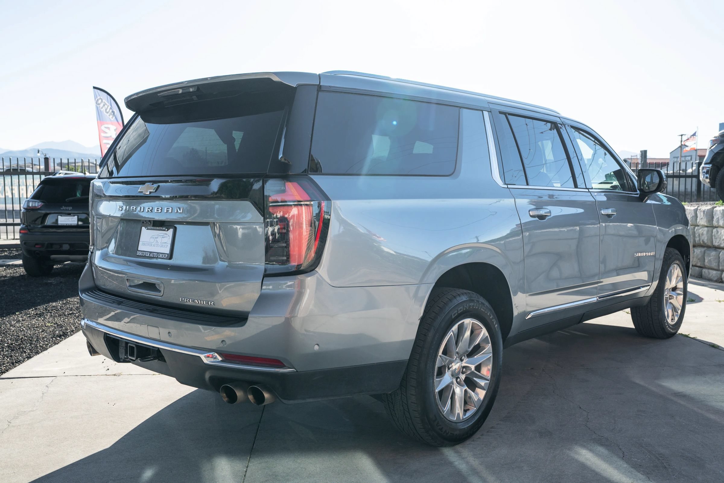 Used 2025 Chevrolet Suburban Premier AWD/4WD image 10