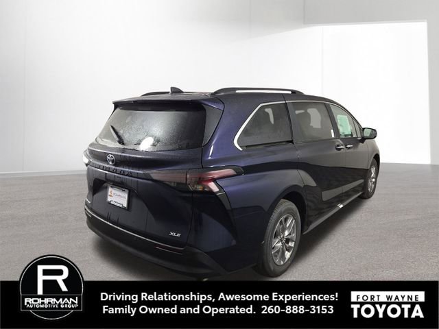 New 2025 Toyota Sienna XLE image 6