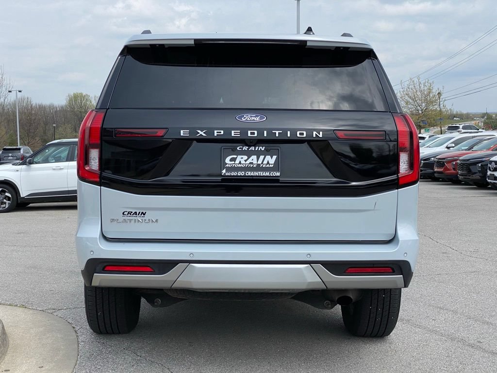 Used 2025 Ford Expedition Platinum AWD/4WD image 6