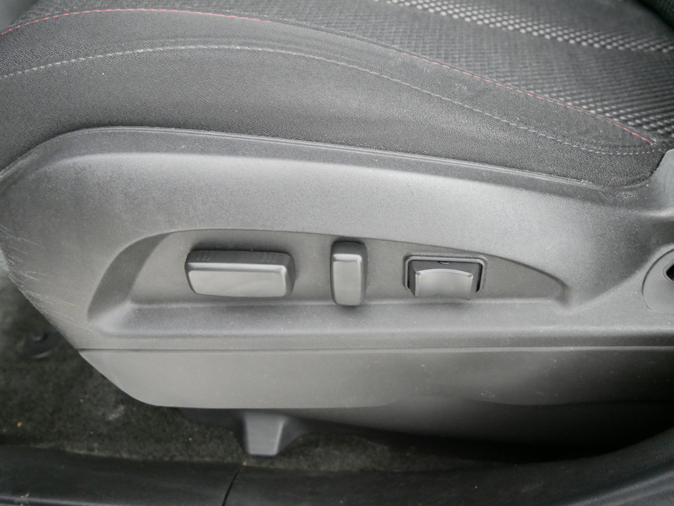 Used 2017 Chevrolet Equinox LT w/ Convenience Package image 20