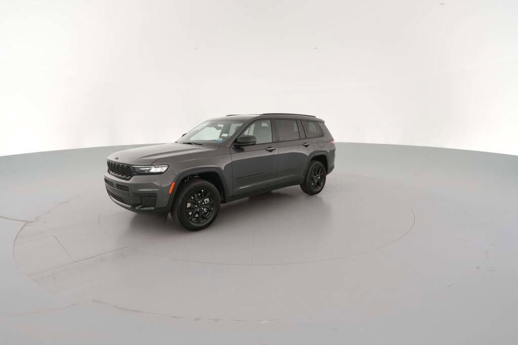 New 2025 Jeep Grand Cherokee L Laredo image 4