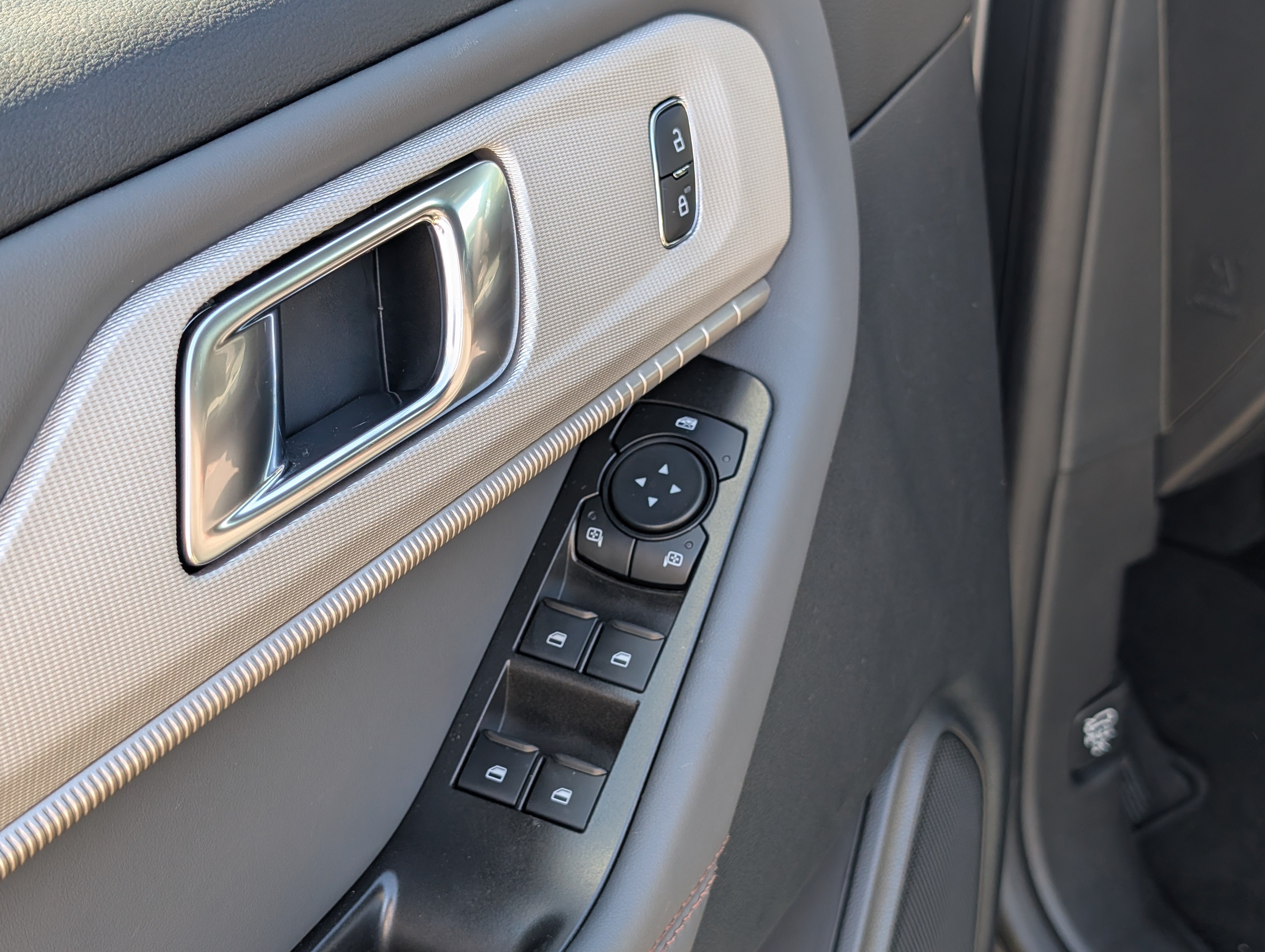 New 2027 Ford Explorer Active AWD/4WD image 16