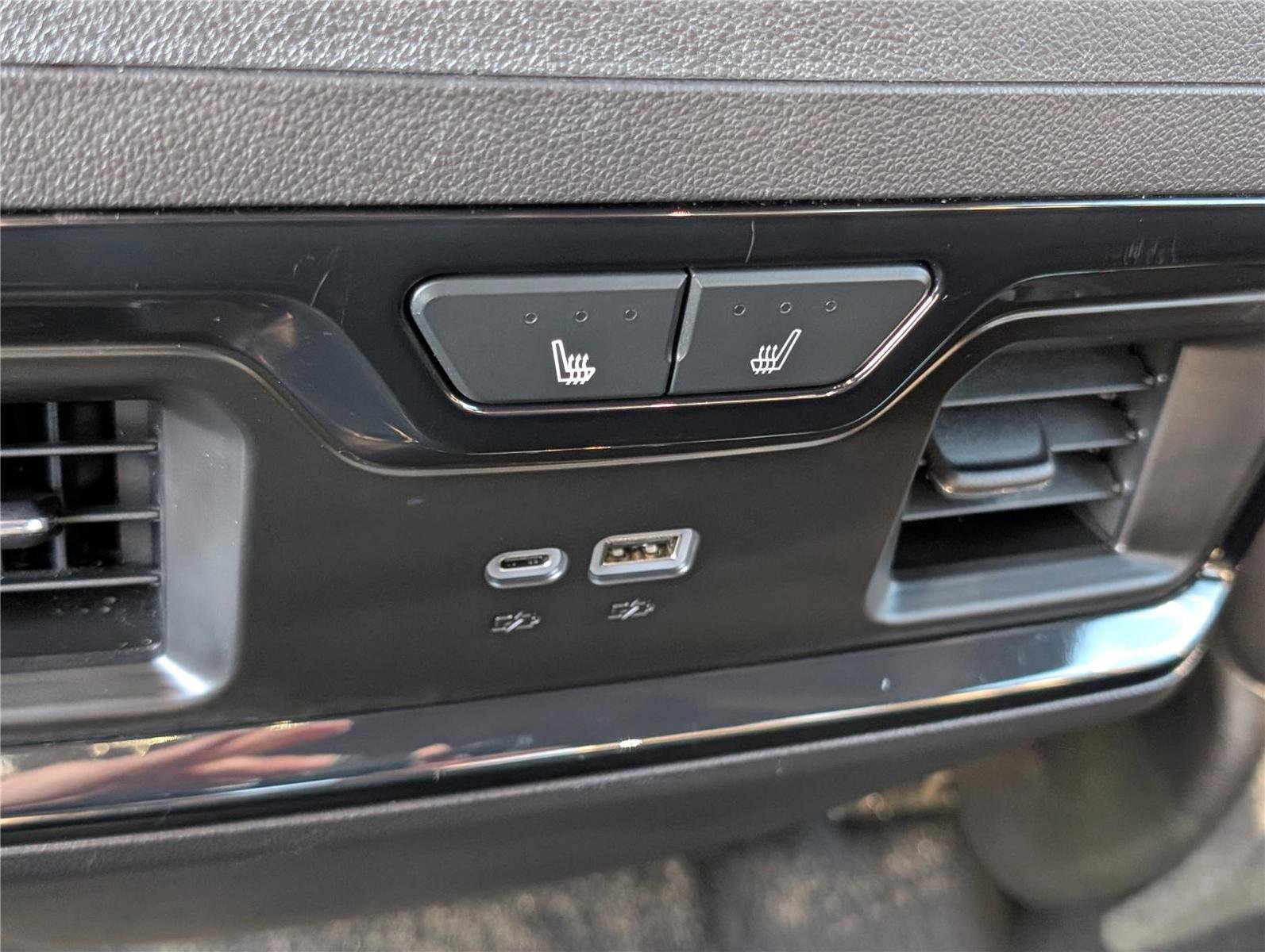 Used 2024 GMC Sierra 1500 AT4X w/ AT4X AEV Edition image 17