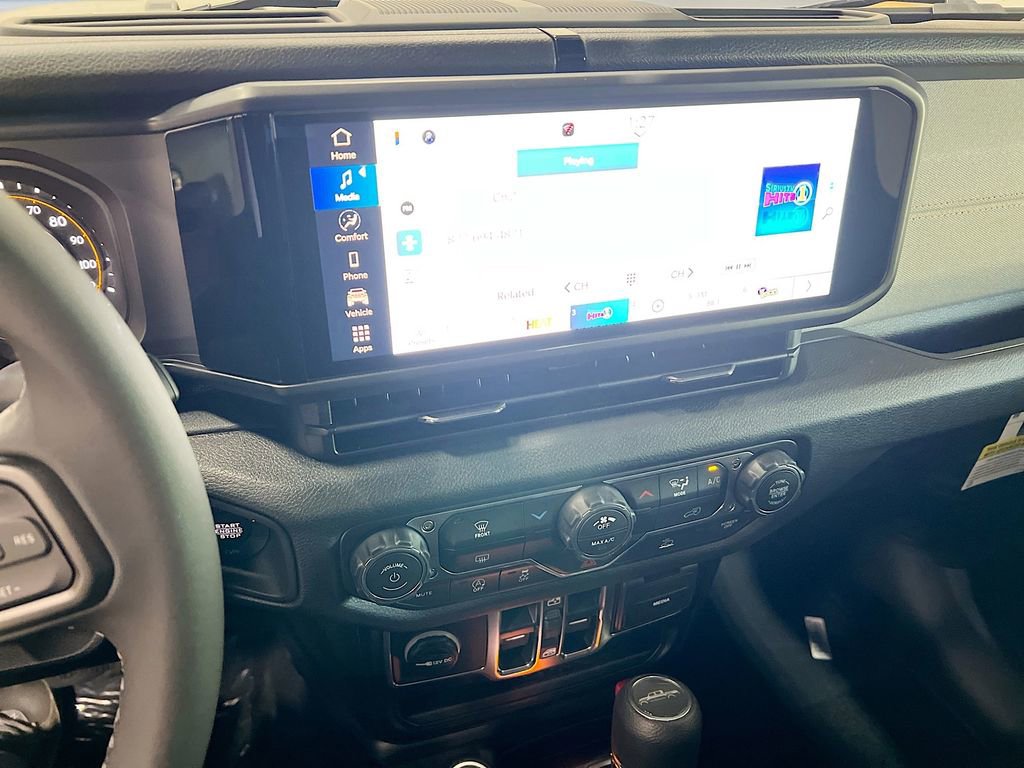 New 2025 Jeep Gladiator Sport image 24