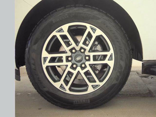 Used 2025 Ford Expedition Active AWD/4WD image 23