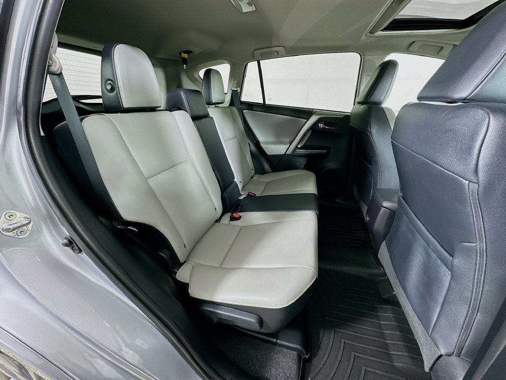 Used 2017 Toyota RAV4 Platinum FWD image 34