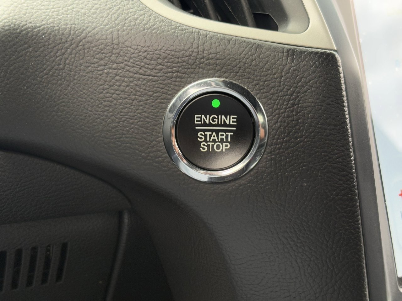 Used 2023 Ford Edge ST-Line AWD/4WD image 17