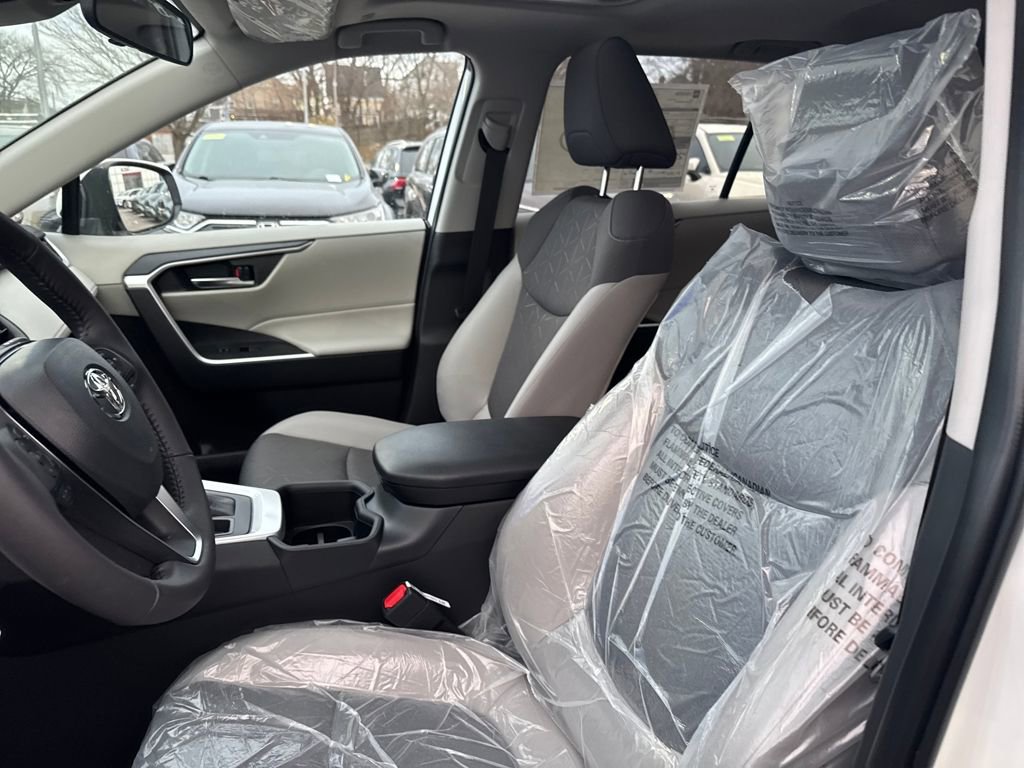 New 2025 Toyota RAV4 XLE image 17