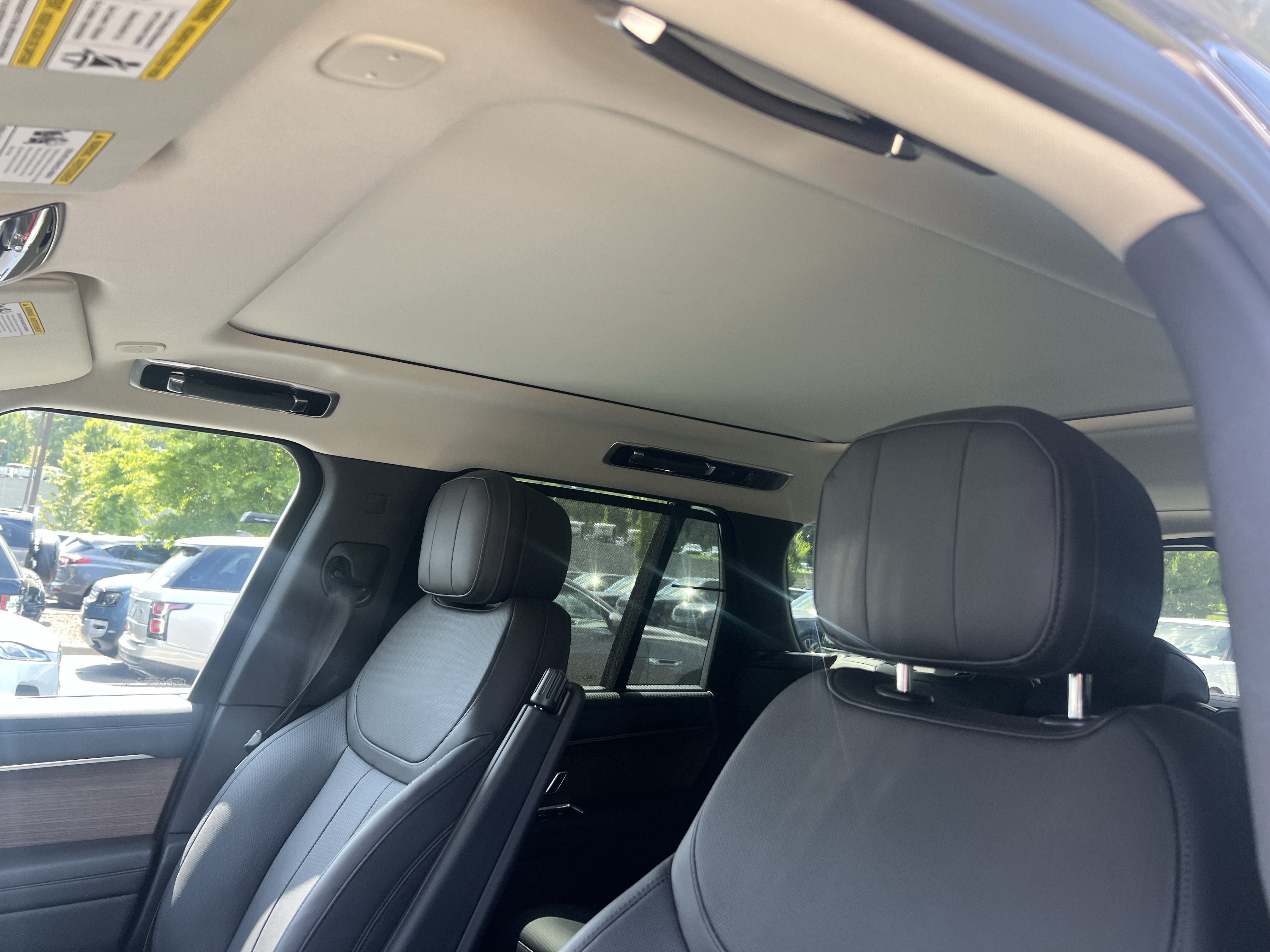 Certified 2026 Land Rover Range Rover SE AWD/4WD image 19