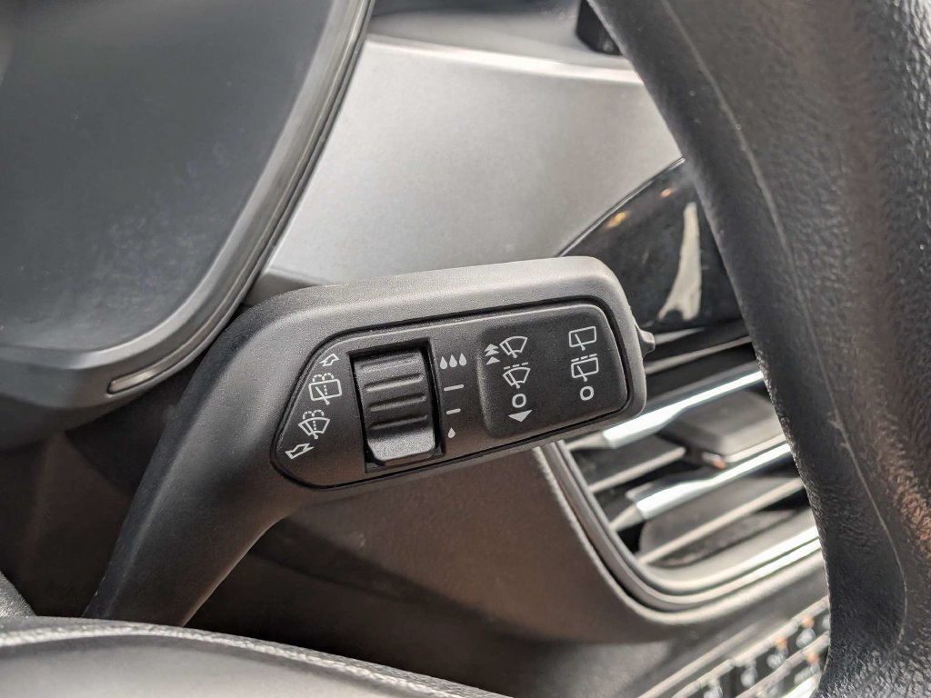Used 2025 Ford Escape Active AWD/4WD image 23