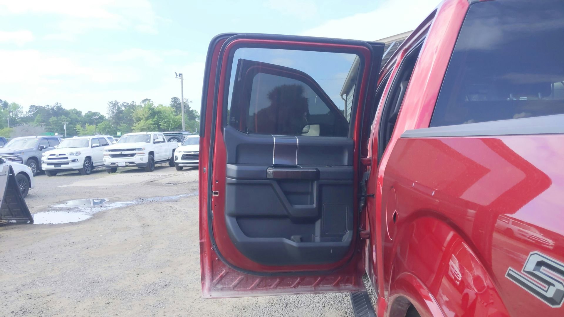 Used 2018 Ford F150 XLT w/ Equipment Group 302A Luxury AWD/4WD image 29