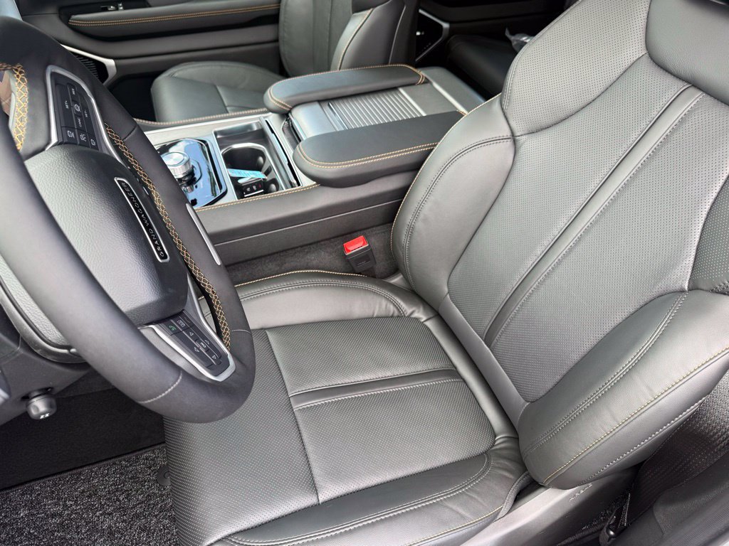 New 2026 Jeep Grand Wagoneer 4WD image 14