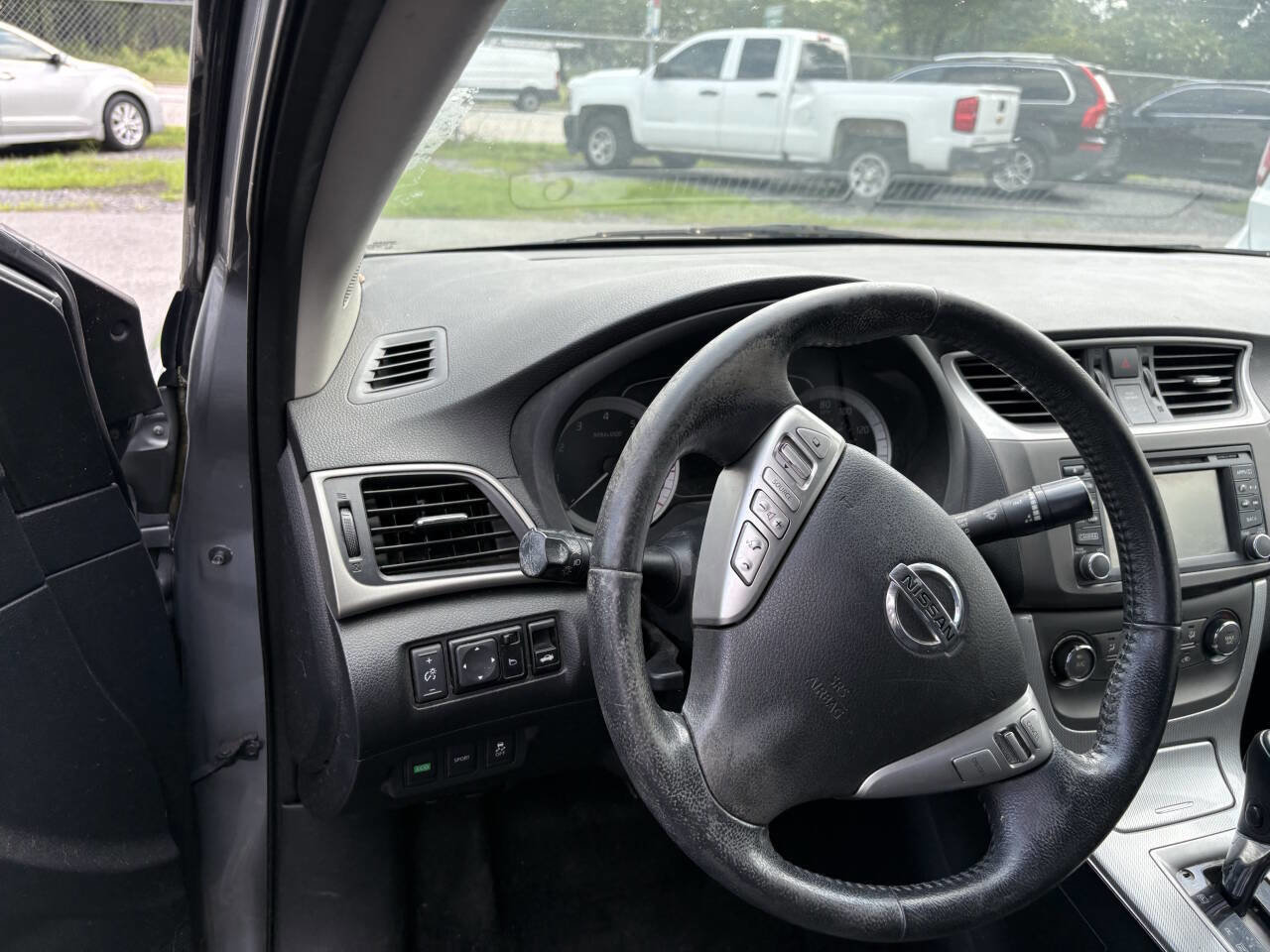 Used 2014 Nissan Sentra SR w/ SR Driver Package FWD image 14