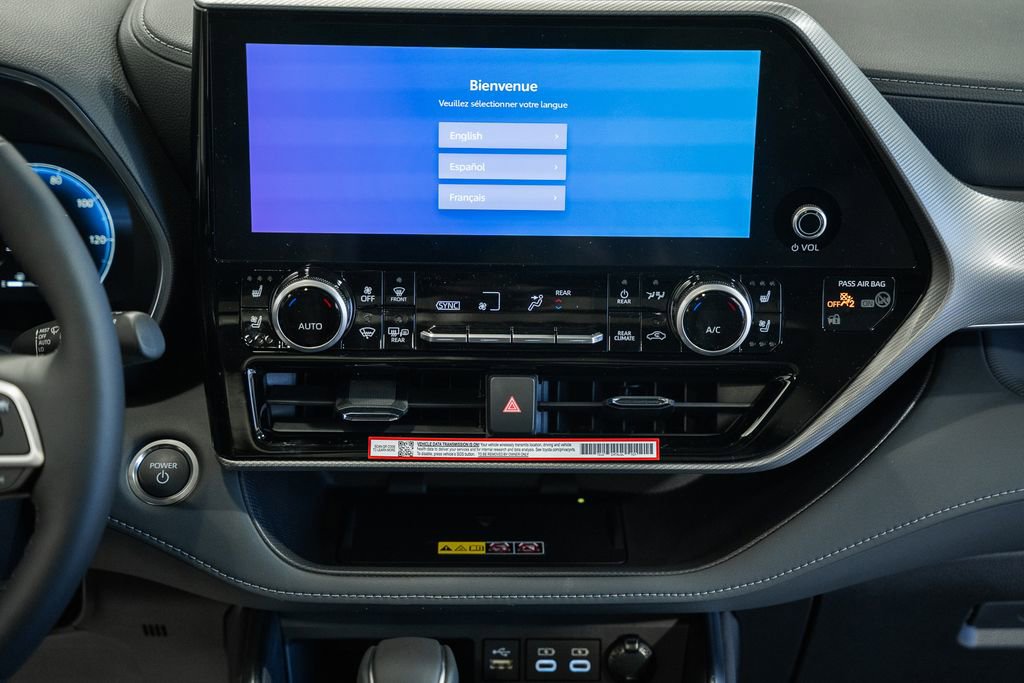 New 2026 Toyota Highlander Platinum image 23