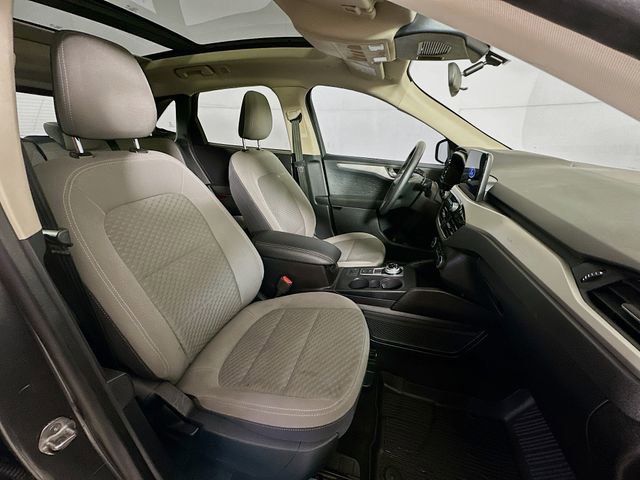 Used 2020 Ford Escape SE image 29