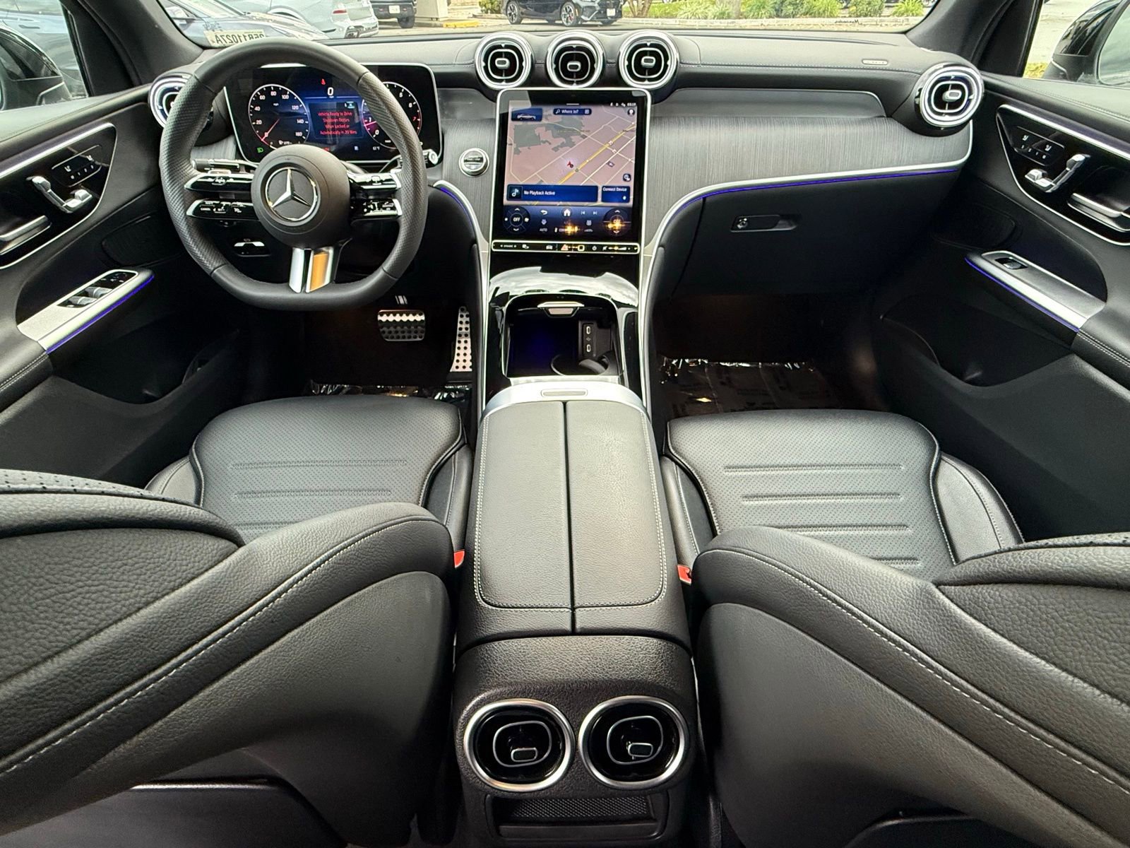 Used 2025 Mercedes-Benz GLC 300 4MATIC image 33