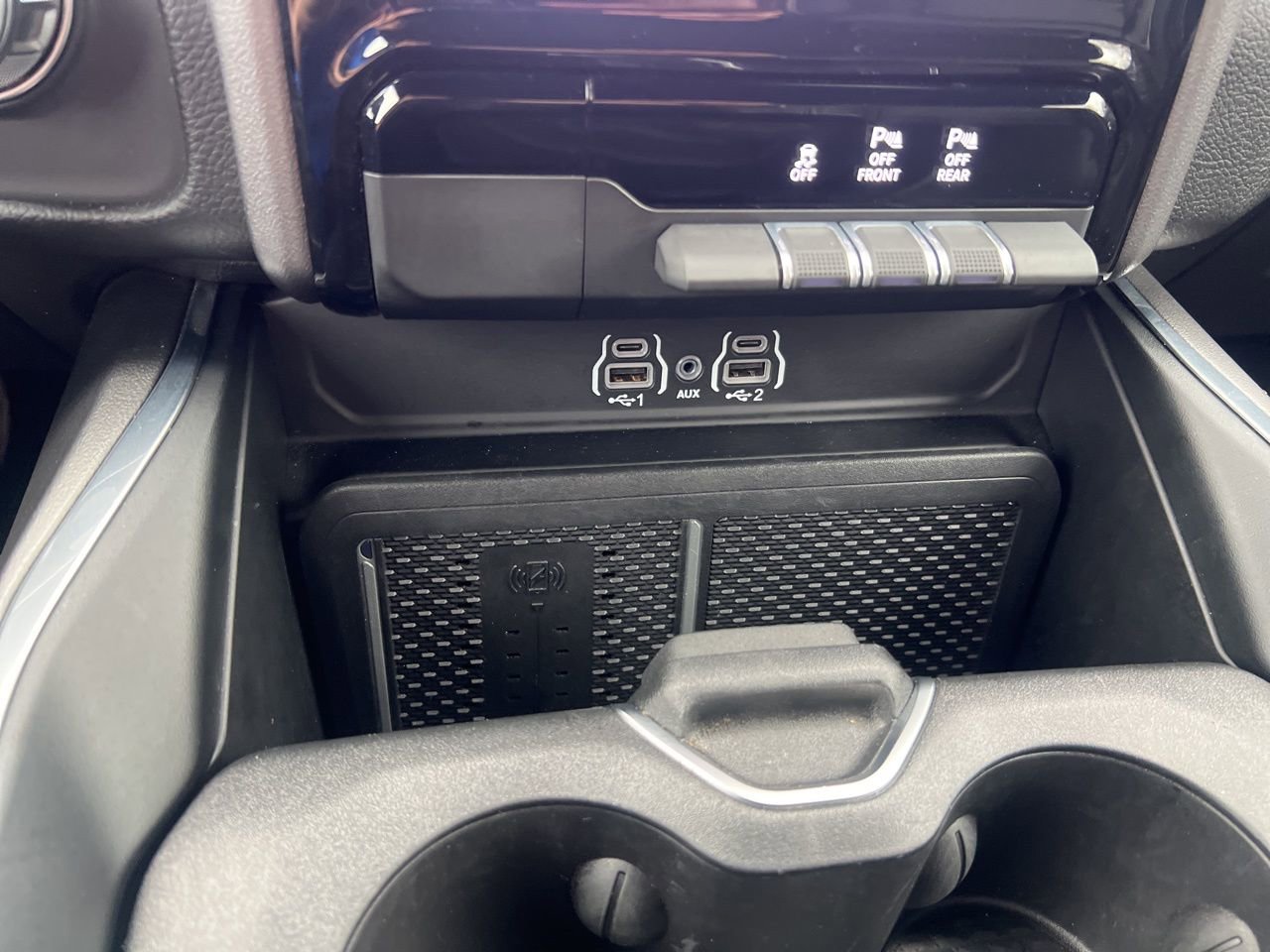 Used 2025 RAM 1500 Laramie w/ Sport Appearance Package image 31