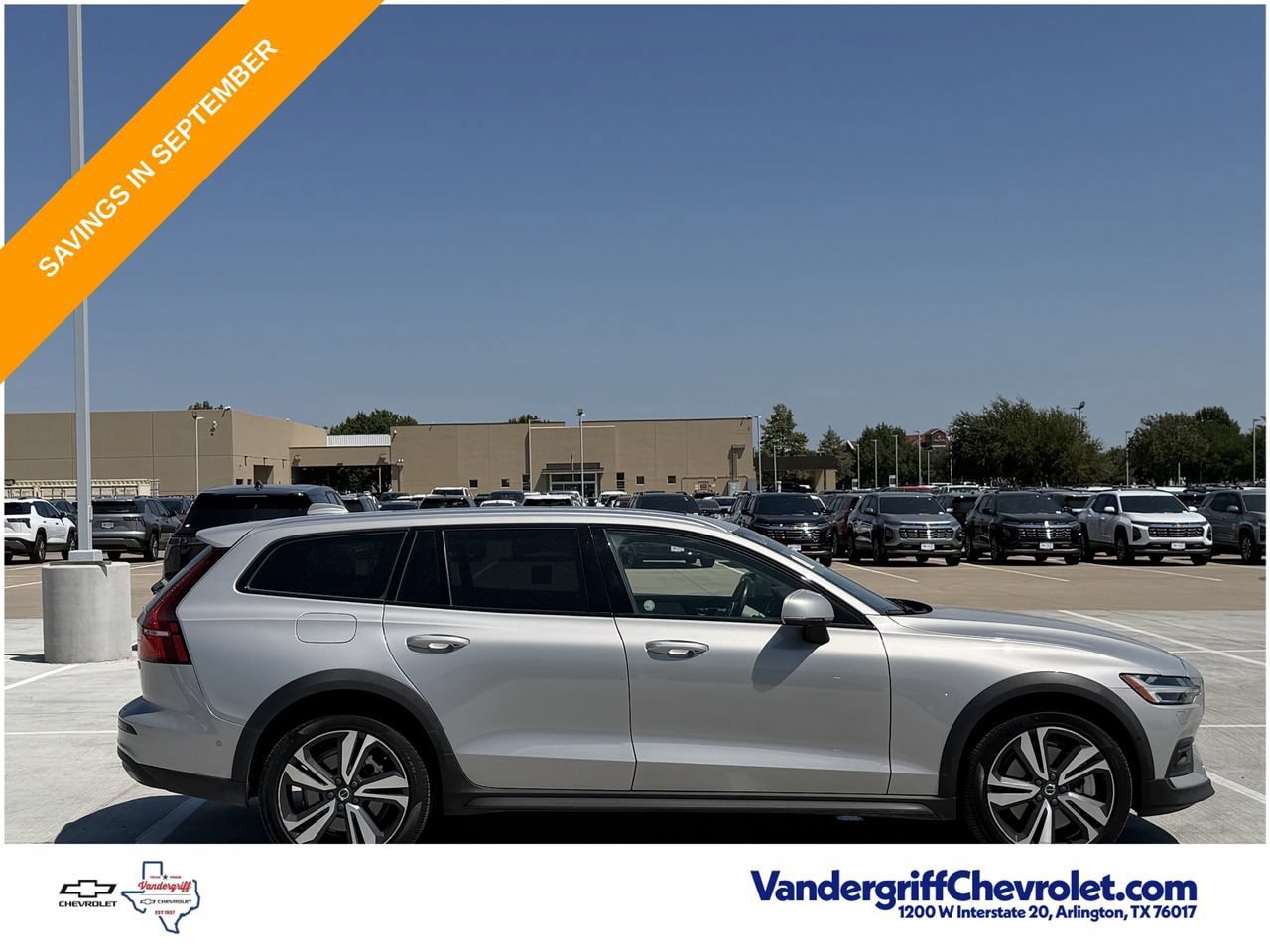 Used 2025 Volvo V60 B5 Cross Country Plus AWD/4WD image 3