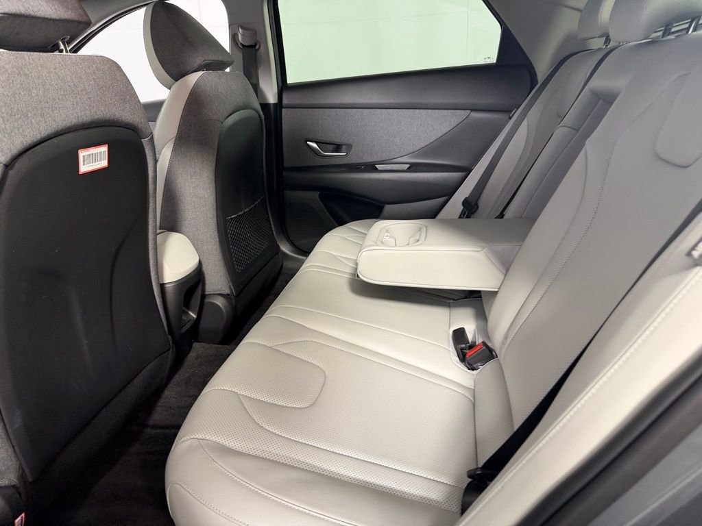 Used 2024 Hyundai Elantra Limited image 27