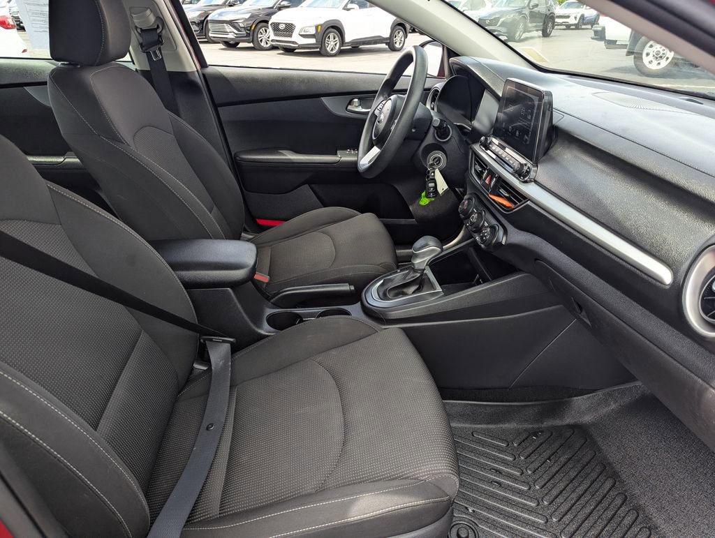 Used 2021 Kia Forte LXS FWD image 32