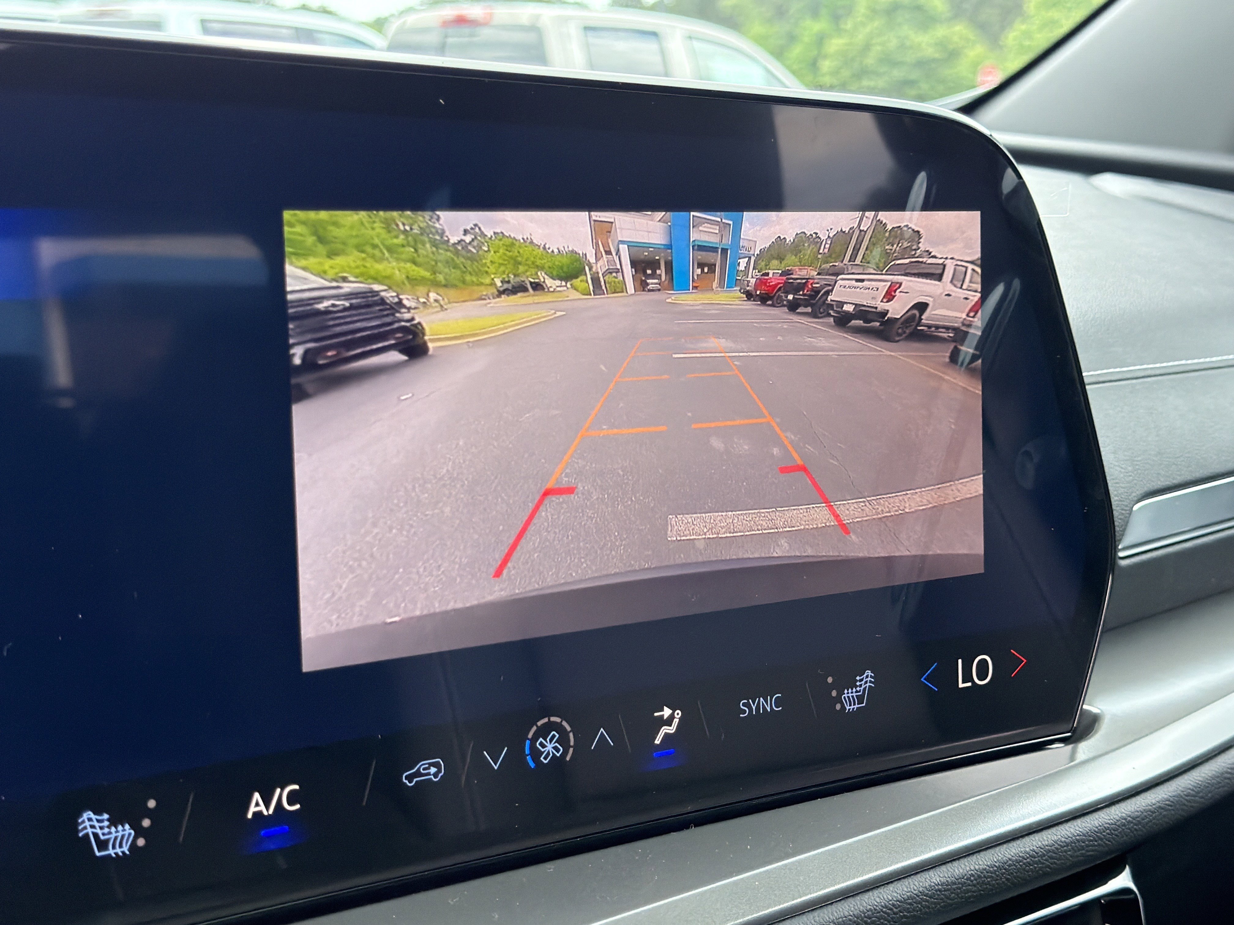 New 2026 Chevrolet Traverse LT w/ LPO, Floor Liner Package FWD image 31