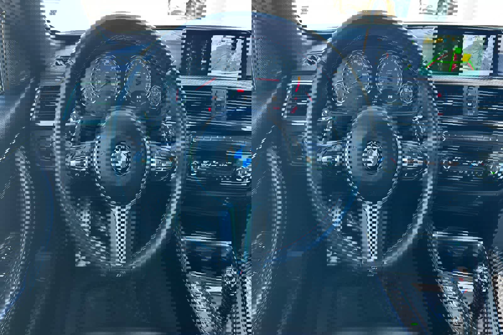 Used 2017 BMW M4 Convertible image 16