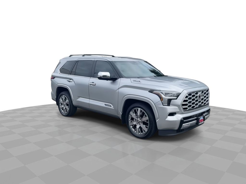 Used 2025 Toyota Sequoia Capstone image 2