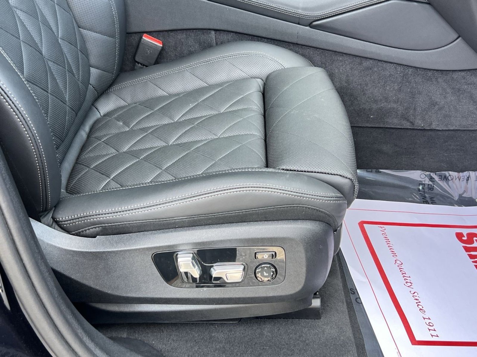 Used 2024 BMW X6 xDrive40i w/ Premium Package image 27