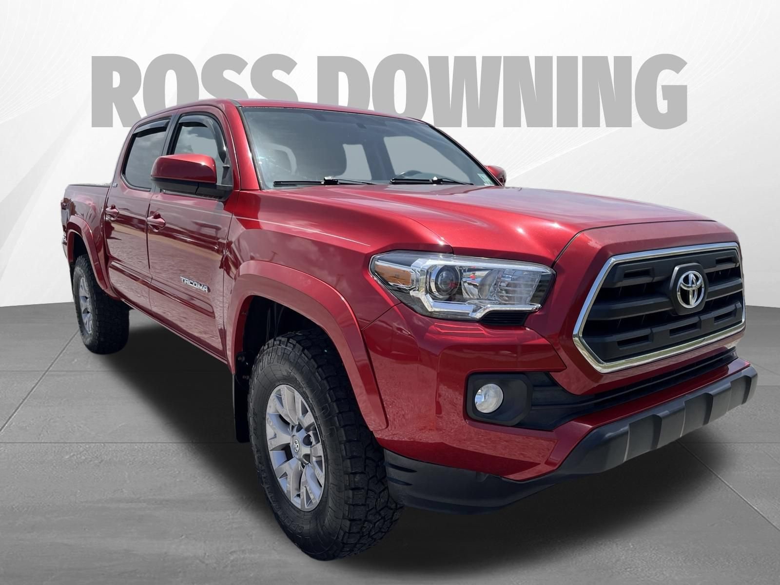 Used 2017 Toyota Tacoma SR5 w/ Tow Package RWD image 3
