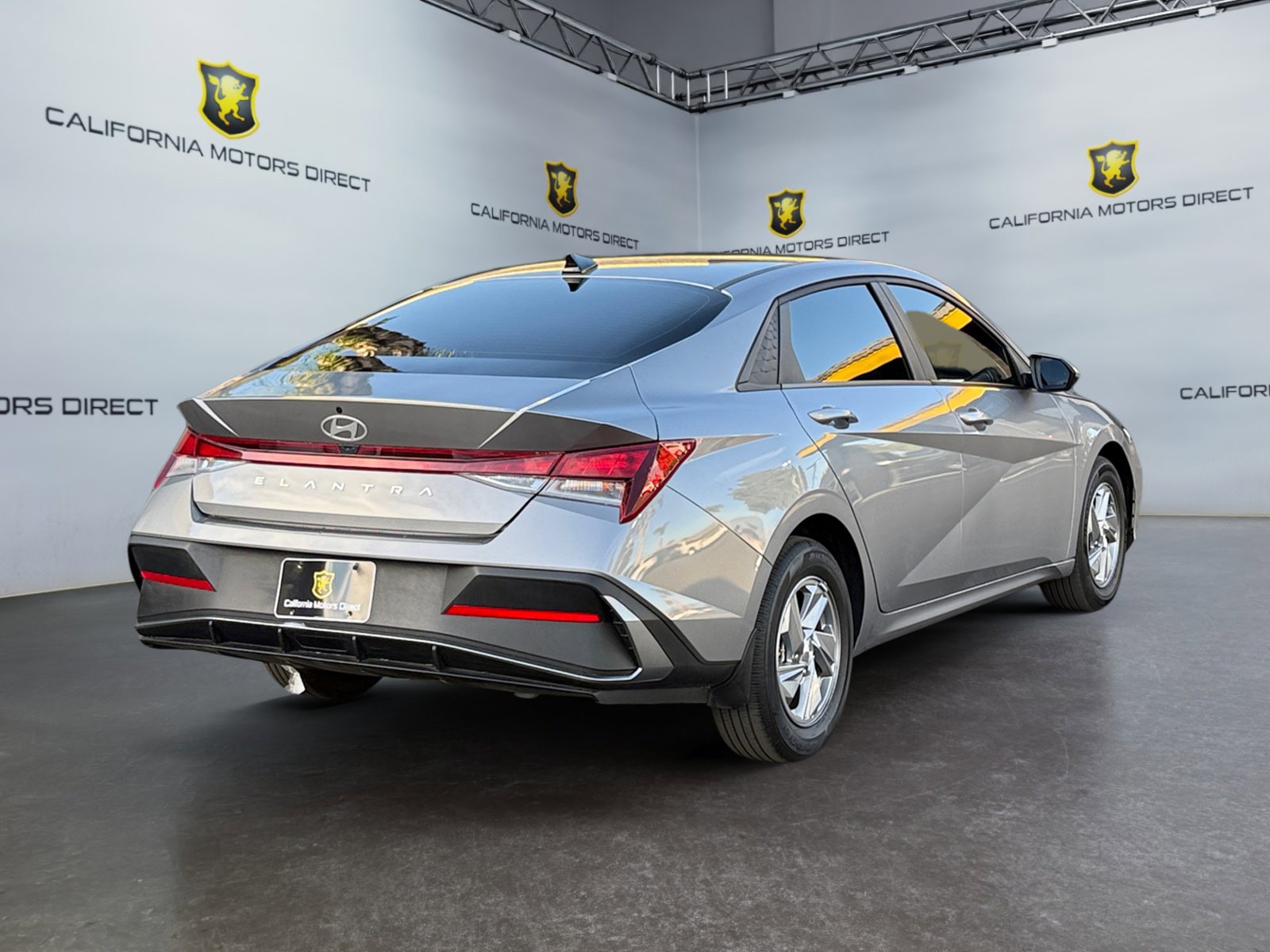 Used 2024 Hyundai Elantra SE image 5