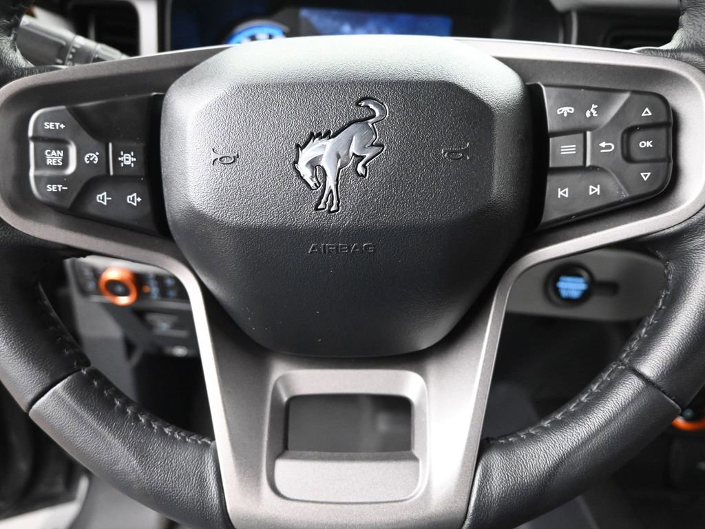 Used 2023 Ford Bronco Badlands image 13