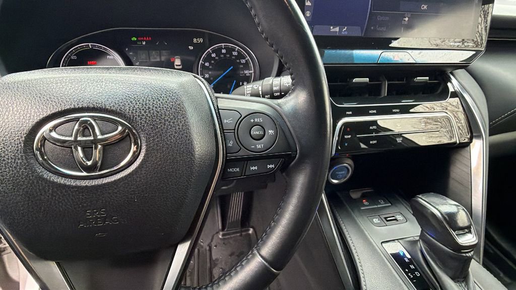 Used 2021 Toyota Venza XLE w/ Carpet Mat Package (TMS) image 28