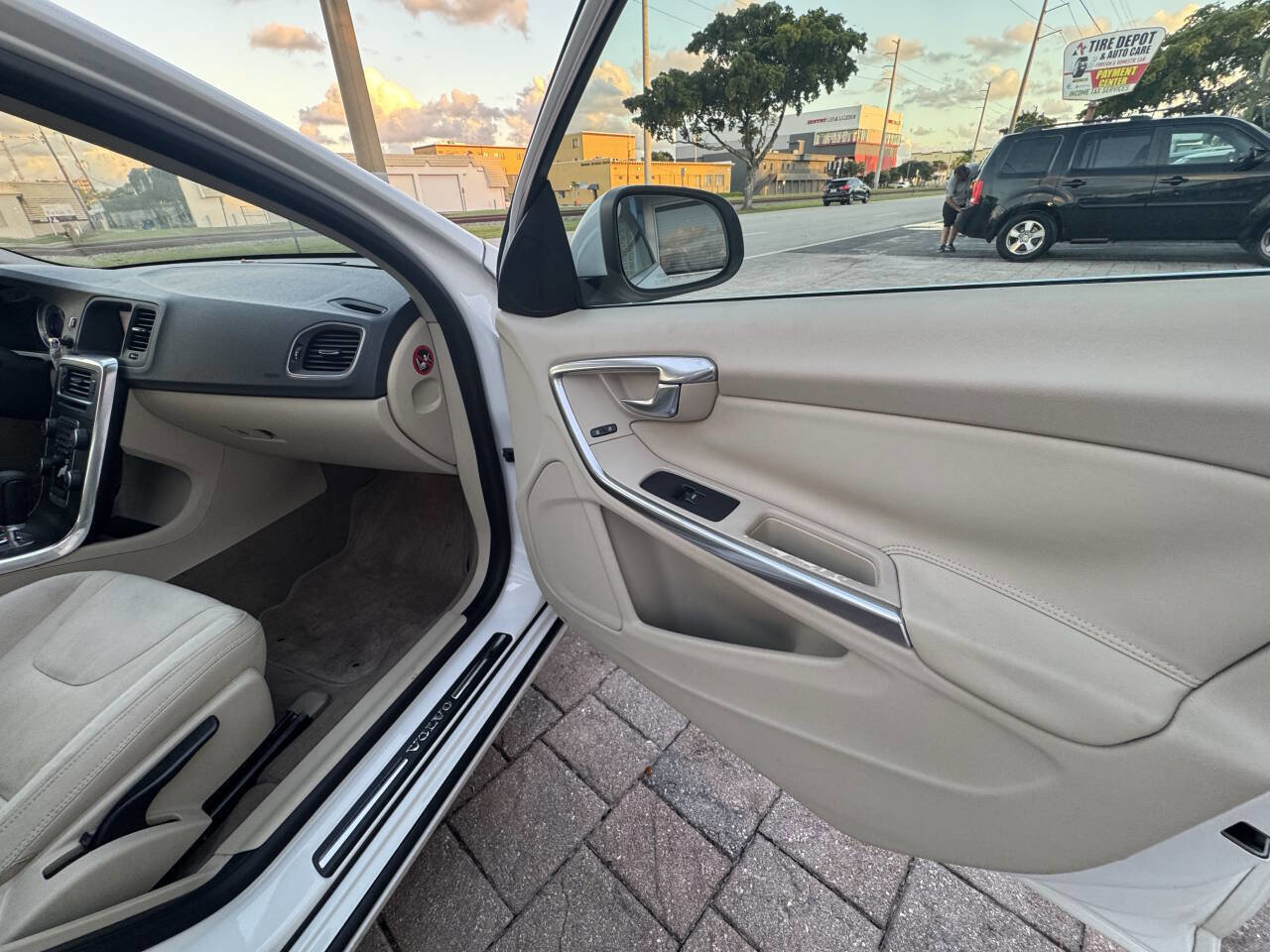 Used 2012 Volvo S60 T5 image 35