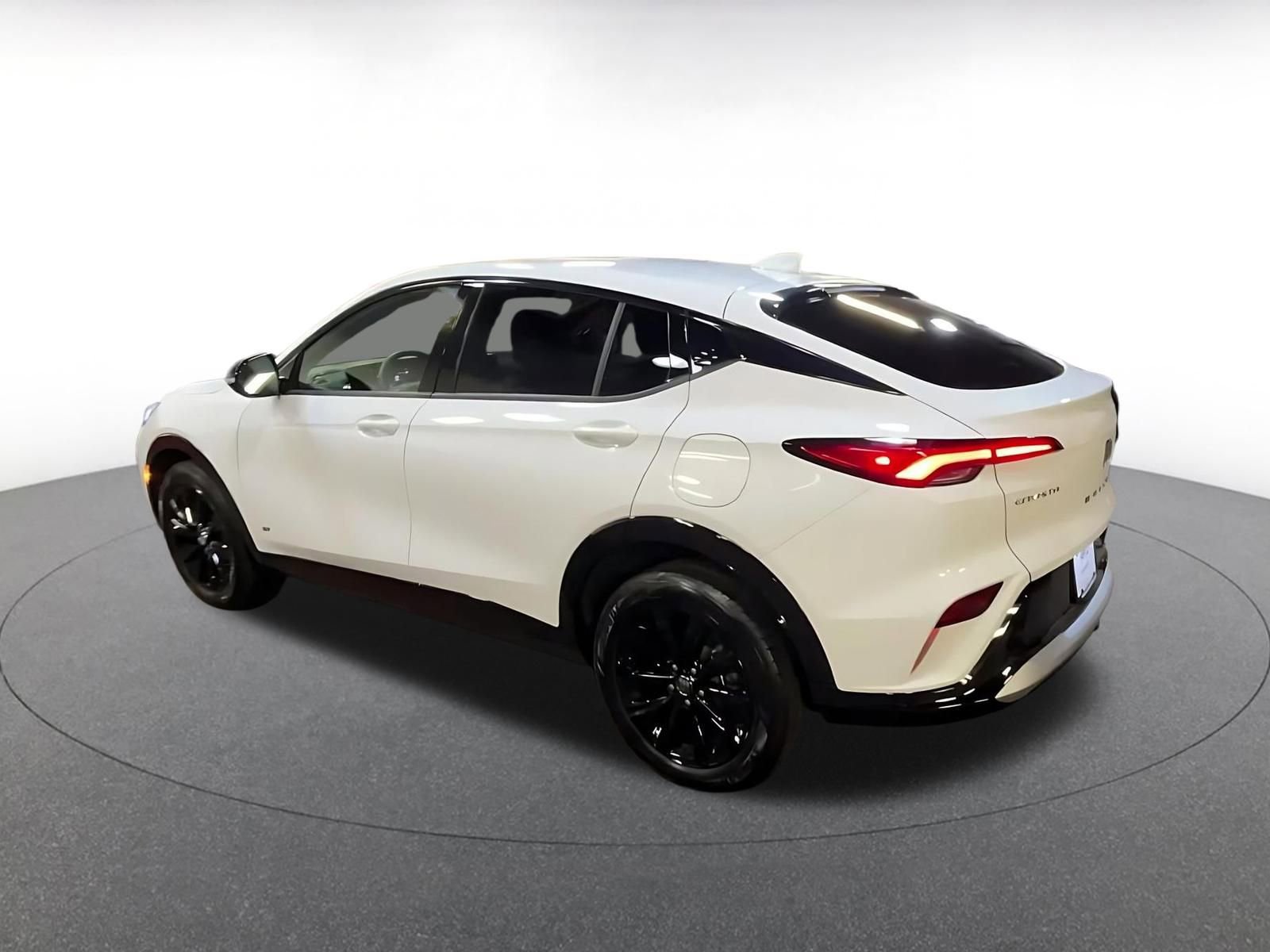 Used 2025 Buick Envista Sport Touring image 10