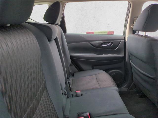 Used 2018 Nissan Rogue S image 20