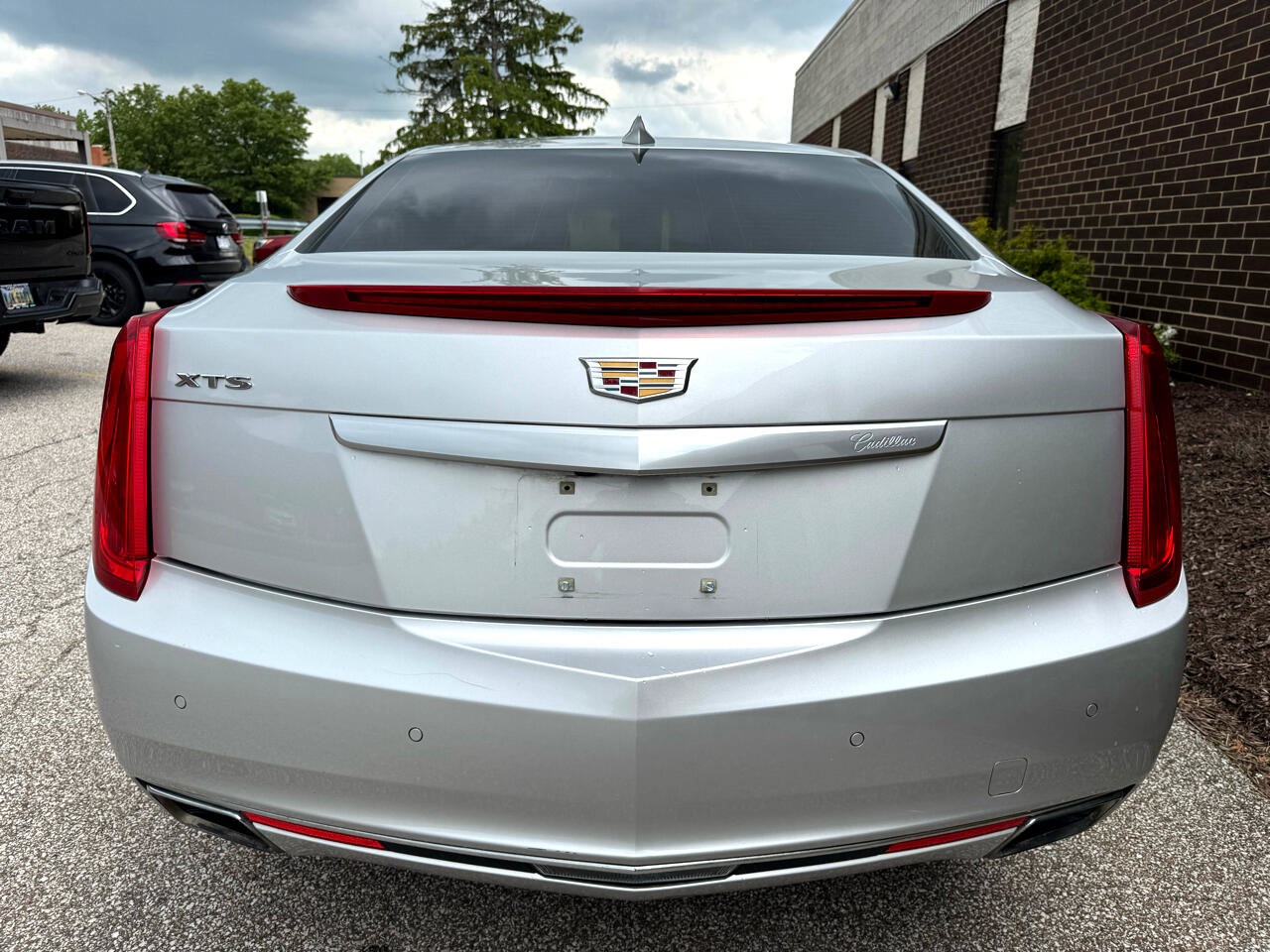 Used 2017 Cadillac XTS Luxury image 9