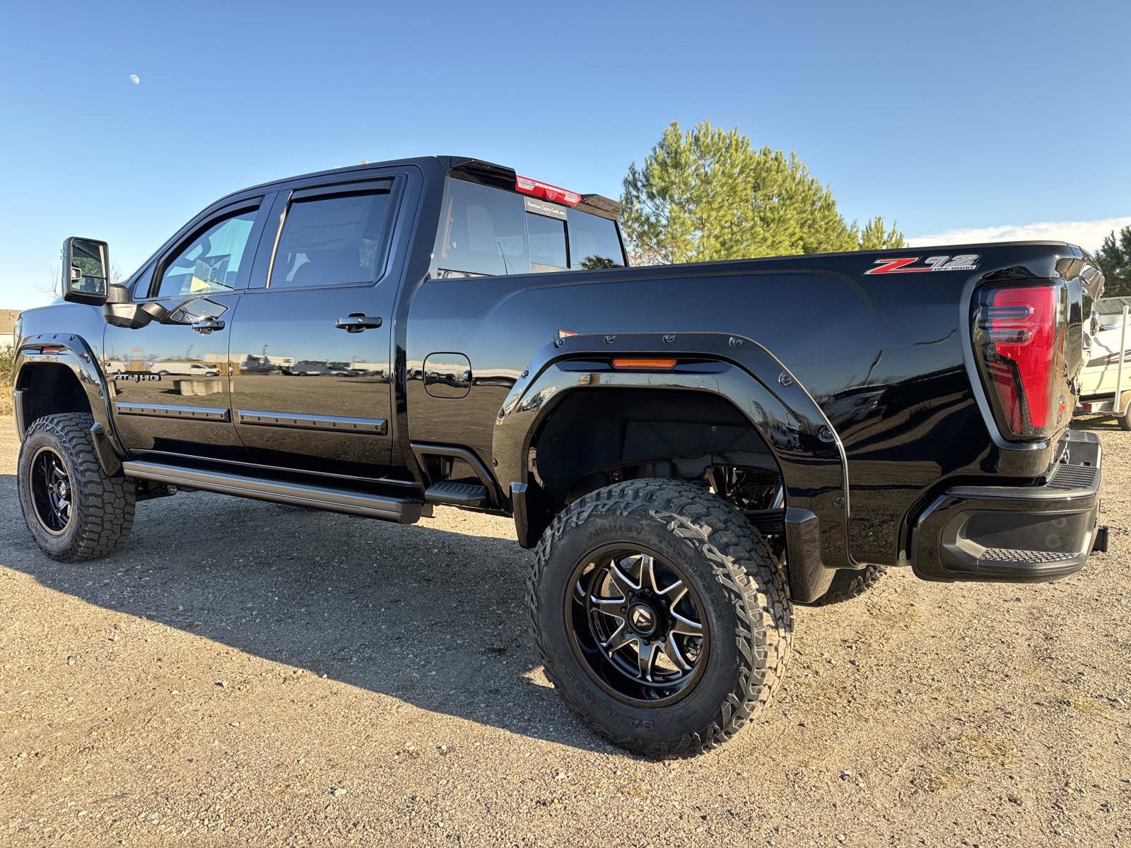 New 2026 GMC Sierra 2500 AT4 w/ Technology Package image 5
